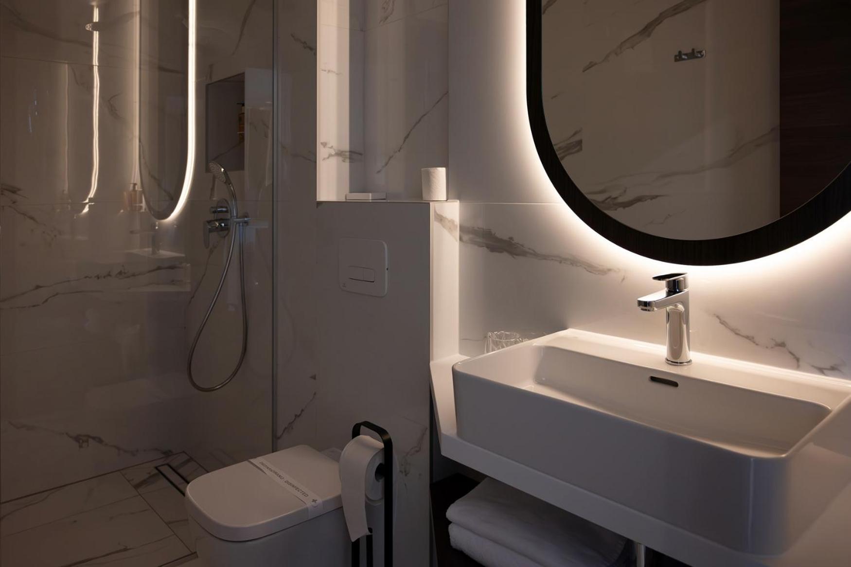 Diamond Hotel Загреб Екстериор снимка