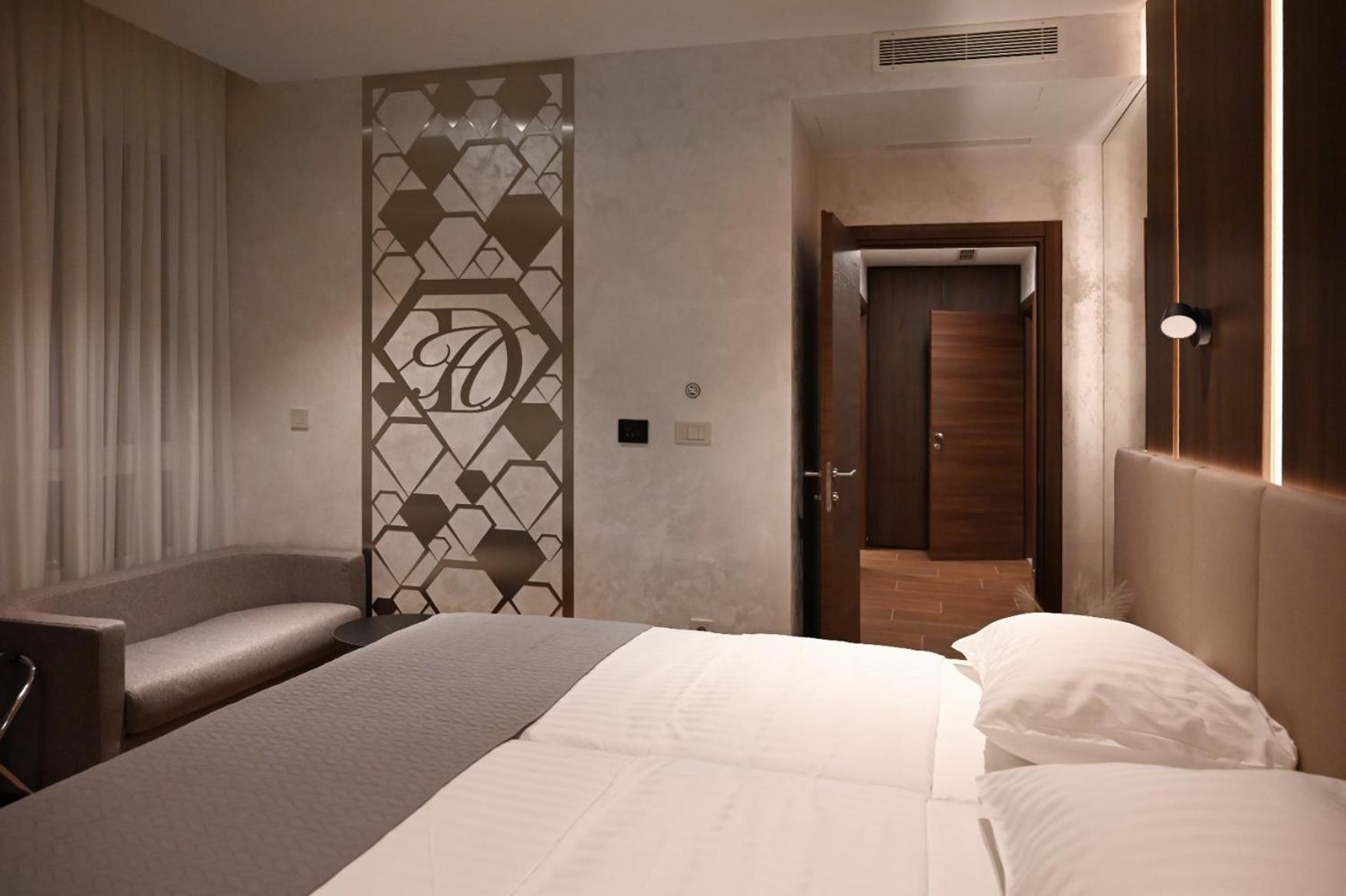 Diamond Hotel Загреб Екстериор снимка
